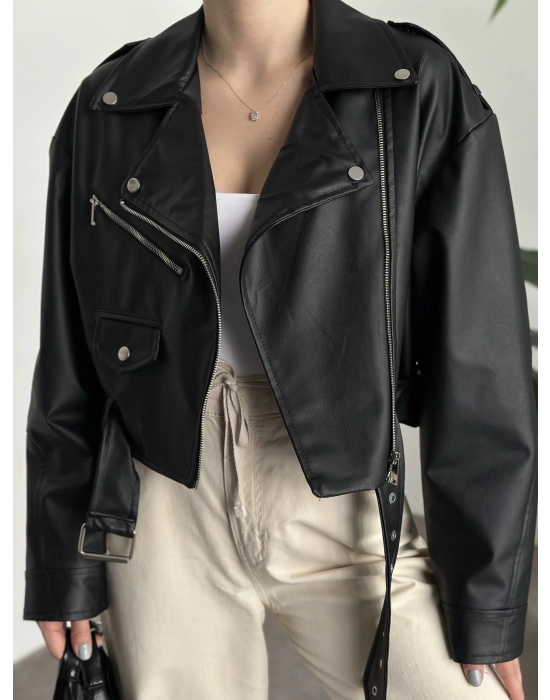 Çapraz fermuarlı kemer detaylı crop deri ceket siyah