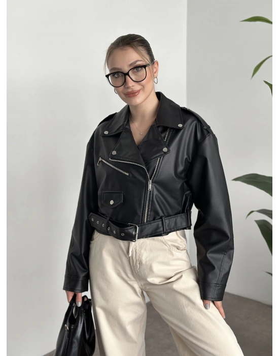 Çapraz fermuarlı kemer detaylı crop deri ceket siyah