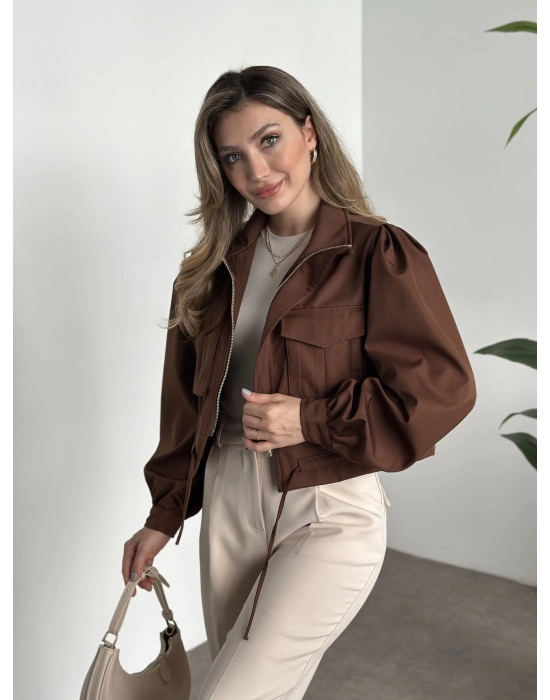 Crop boy cep detaylı yağmurluk ceket kahve