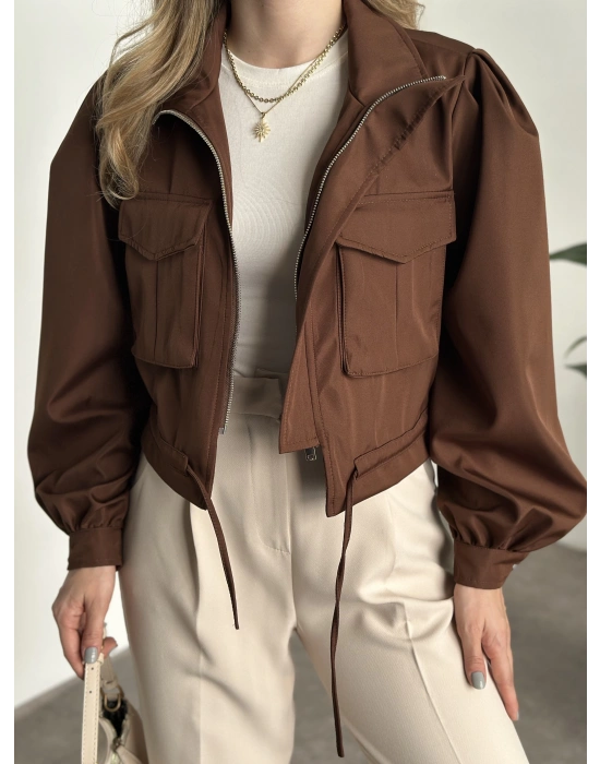 Crop boy cep detaylı yağmurluk ceket kahve