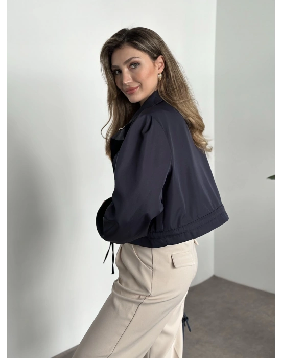 Crop boy cep detaylı yağmurluk ceket lacivert