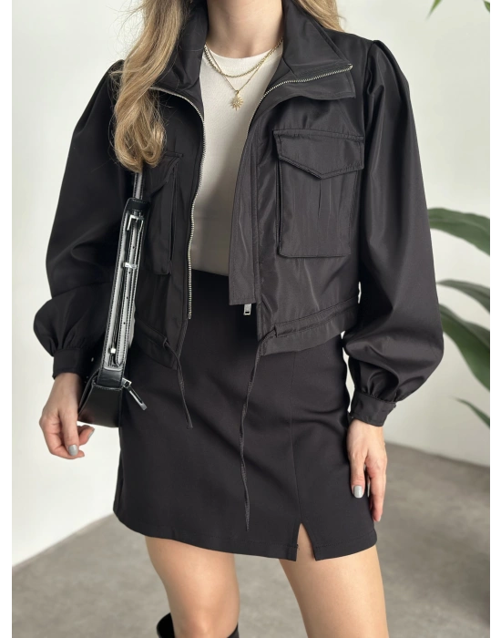 Crop boy cep detaylı yağmurluk ceket siyah