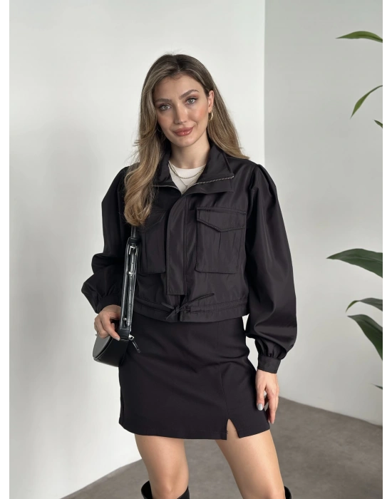 Crop boy cep detaylı yağmurluk ceket siyah