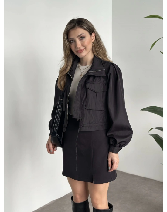 Crop boy cep detaylı yağmurluk ceket siyah