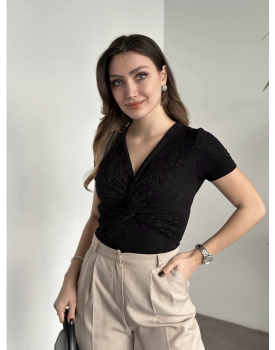 Dantel görünümlü büzgülü esnek bluz siyah