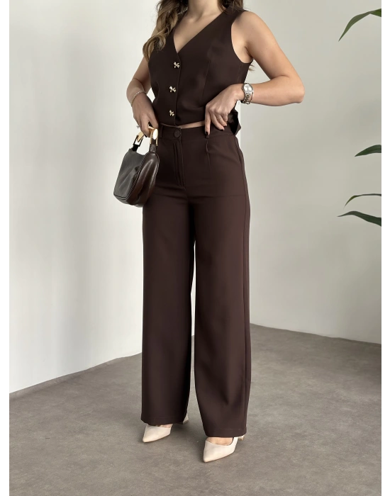 Düğme detaylı yelekli takım kahve