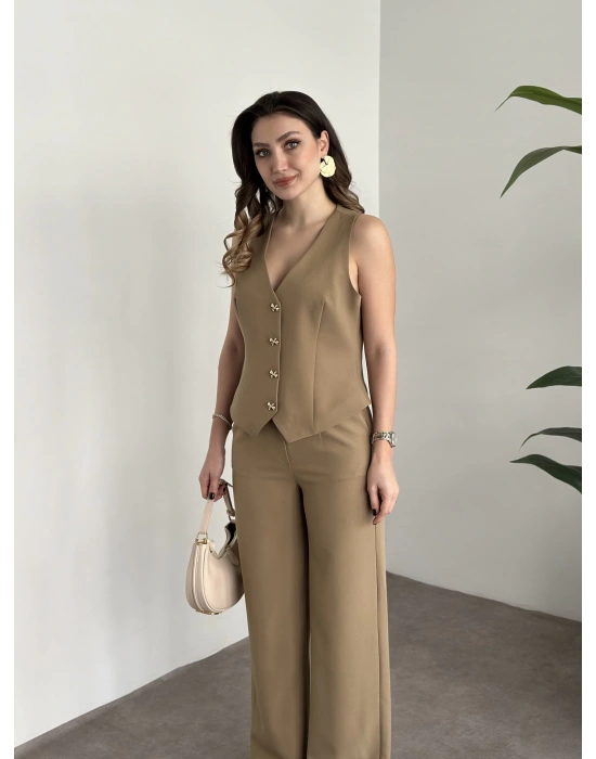 Düğme detaylı yelekli takım yeşil