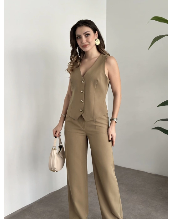 Düğme detaylı yelekli takım yeşil