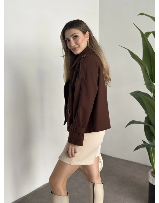 Düğmeli astarlı kısa kaşe kaban kahve