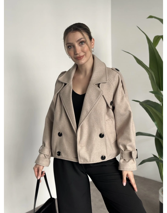 Düğmeli astarlı kısa kaşe kaban krem