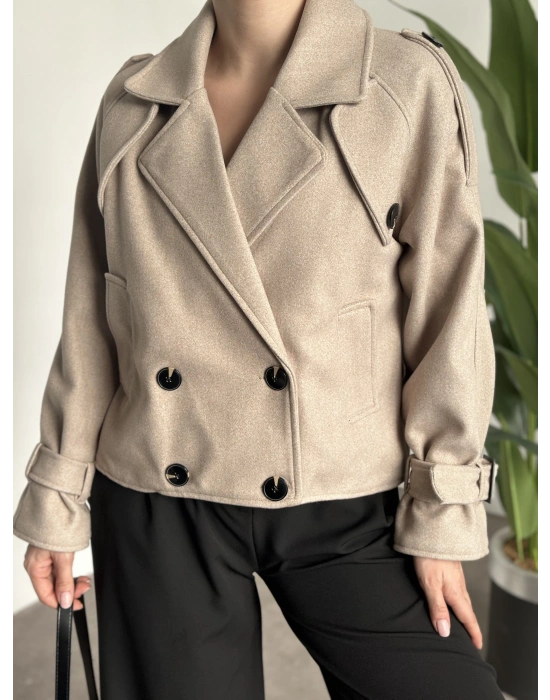 Düğmeli astarlı kısa kaşe kaban krem