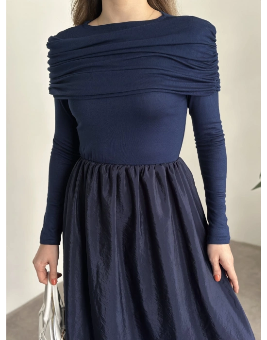 Geniş etekli önü büzgü detaylı muadil elbise lacivert