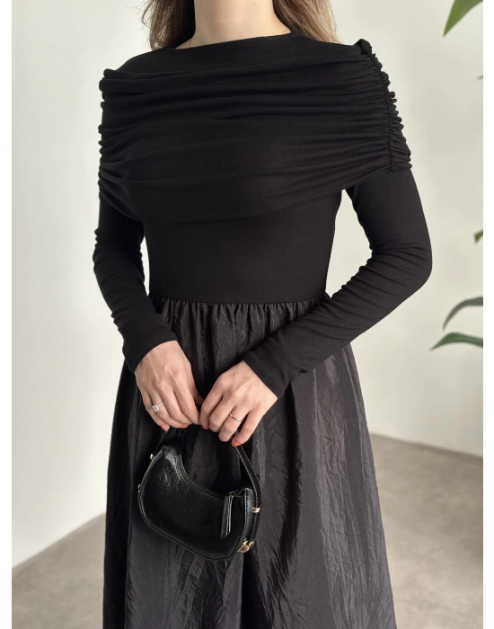 Geniş etekli önü büzgü detaylı muadil elbise siyah