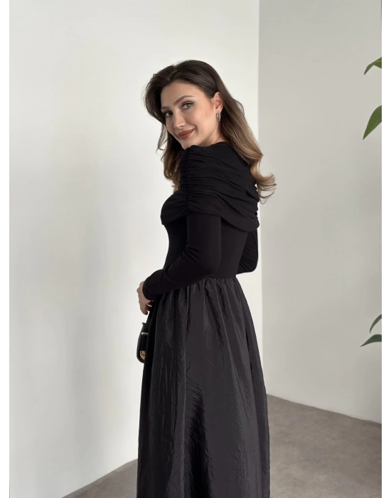 Geniş etekli önü büzgü detaylı muadil elbise siyah