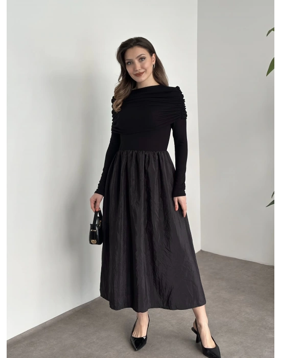 Geniş etekli önü büzgü detaylı muadil elbise siyah