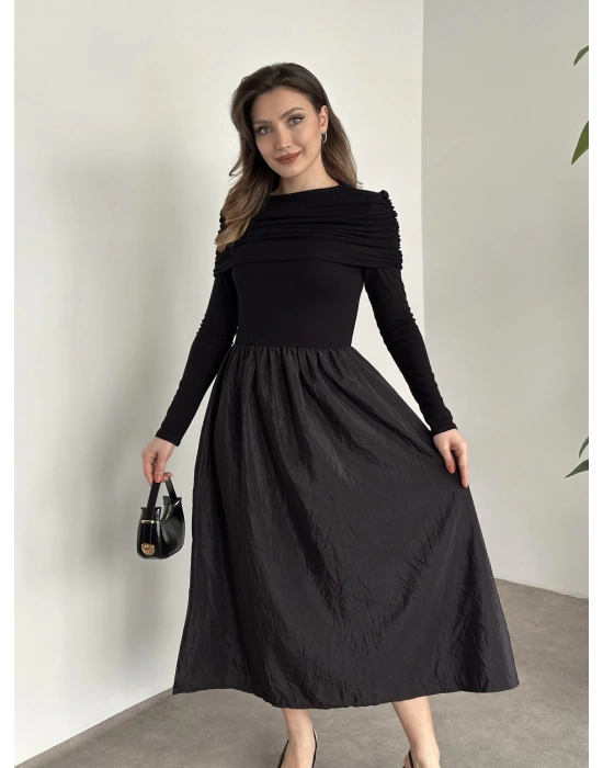 Geniş etekli önü büzgü detaylı muadil elbise siyah
