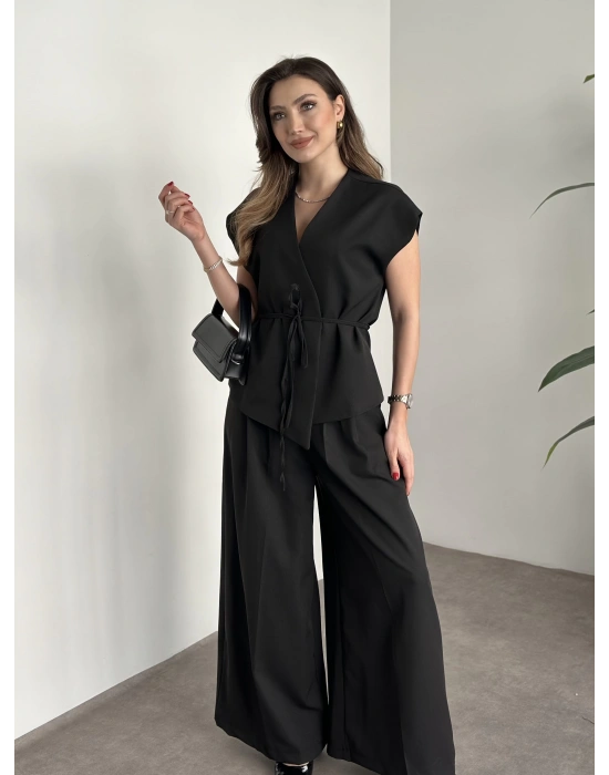 Gizli düğme ve belinden bağcıklı yelekli takım siyah