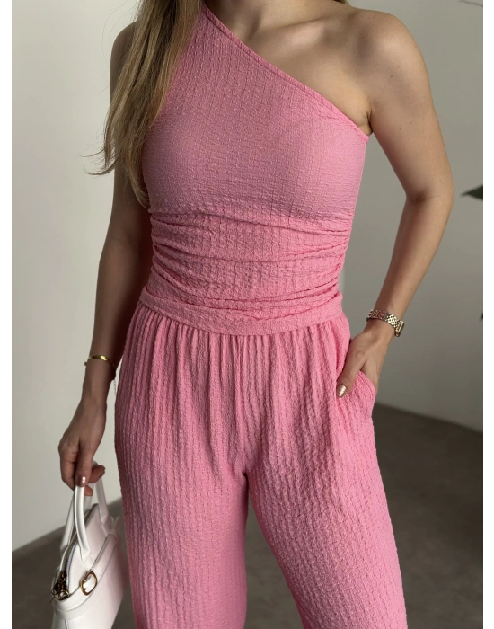 Gofre kumaş tek omuz detaylı takım pembe