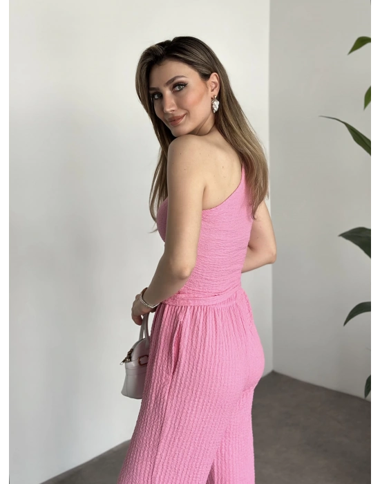 Gofre kumaş tek omuz detaylı takım pembe