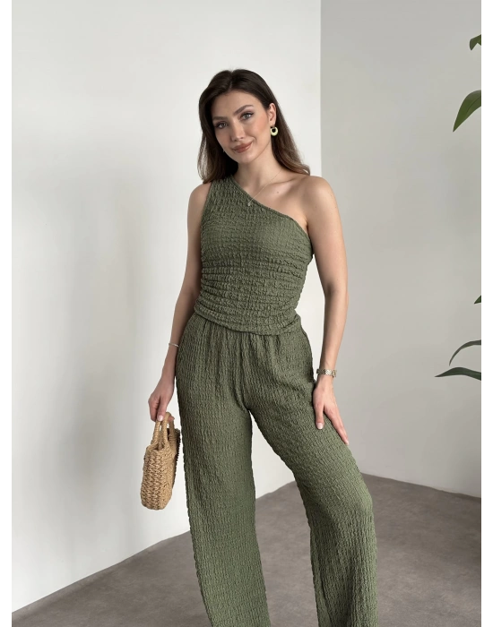 Gofre kumaş tek omuz detaylı takım yeşil