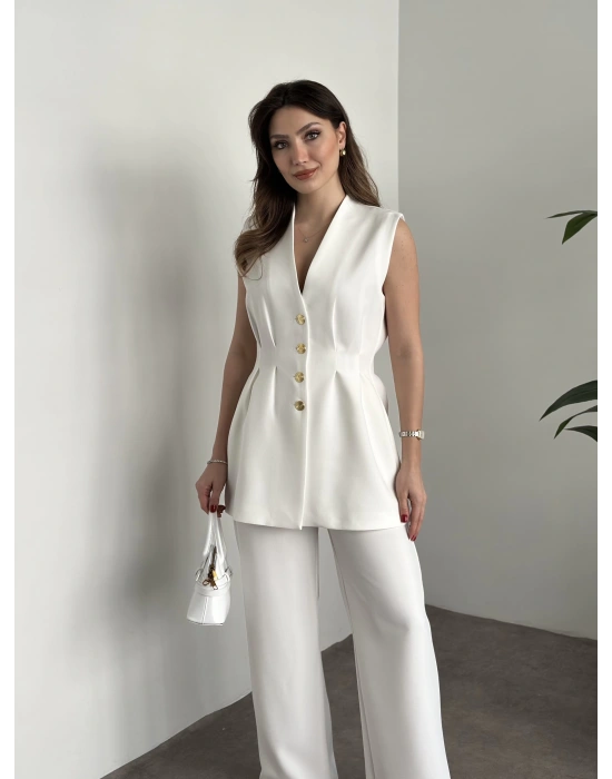 Gold düğmeli belden oturtmalı takım beyaz
