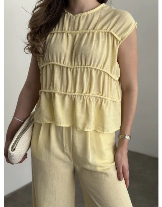 Kat detaylı sıfır kol keten takım sarı