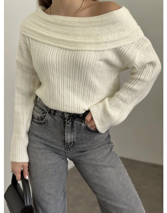 Kayık yaka fitilli yünlü kazak beyaz