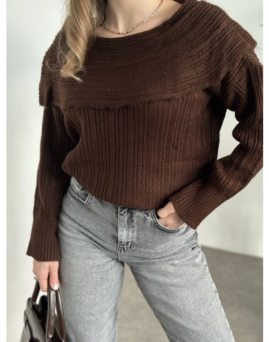 Kayık yaka fitilli yünlü kazak kahve