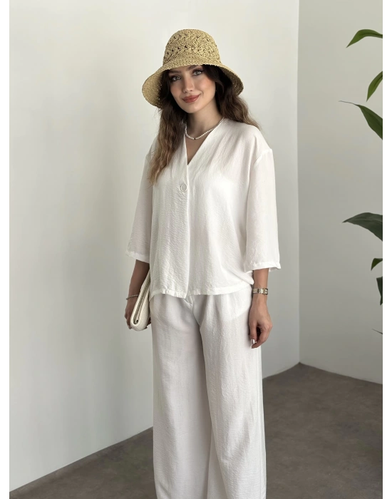 Kimona düğmeli takım beyaz