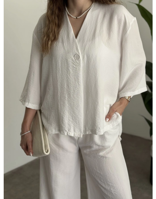 Kimona düğmeli takım beyaz