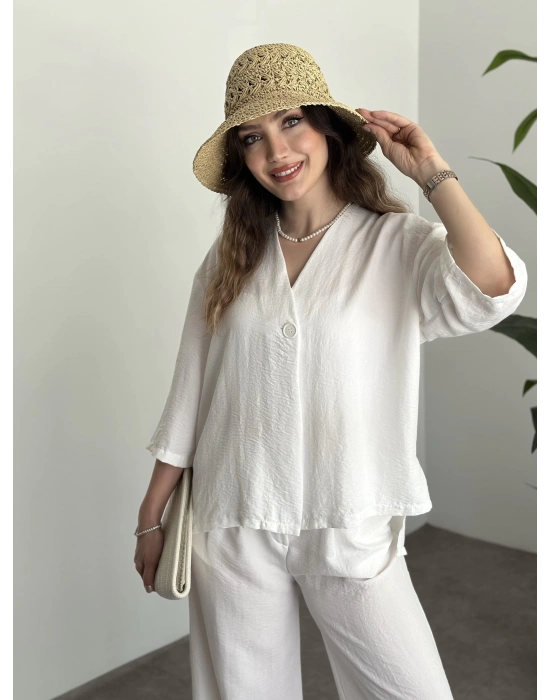 Kimona düğmeli takım beyaz