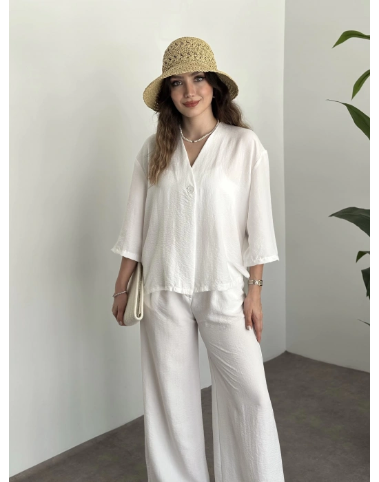 Kimona düğmeli takım beyaz