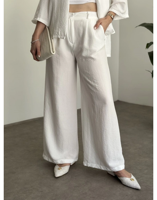 Kimona düğmeli takım beyaz