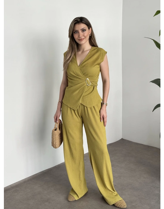 Kruvaze yaka aksesuar detay takim yağ yeşili