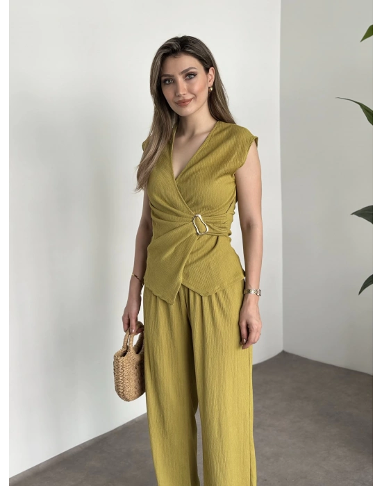 Kruvaze yaka aksesuar detay takim yağ yeşili