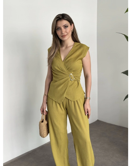 Kruvaze yaka aksesuar detay takim yağ yeşili