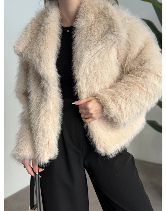 Kruvaze yaka astarlı kürklü mont krem