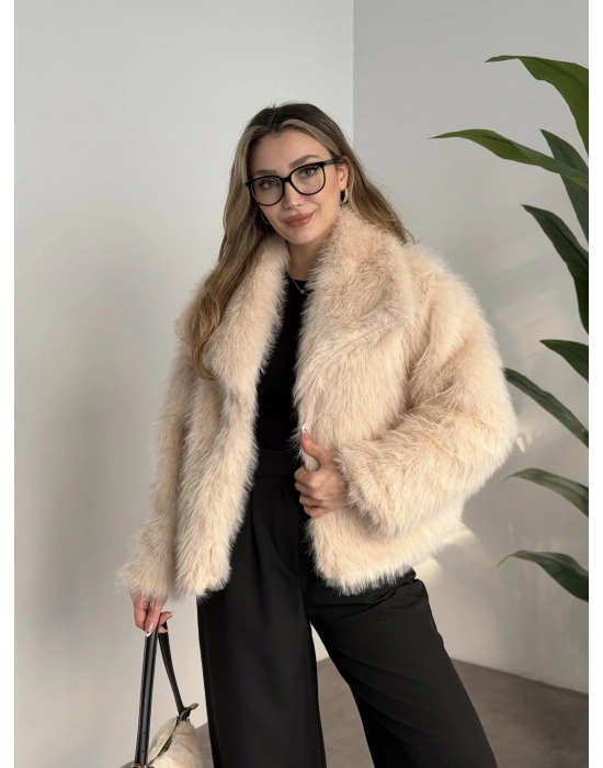 Kruvaze yaka astarlı kürklü mont krem