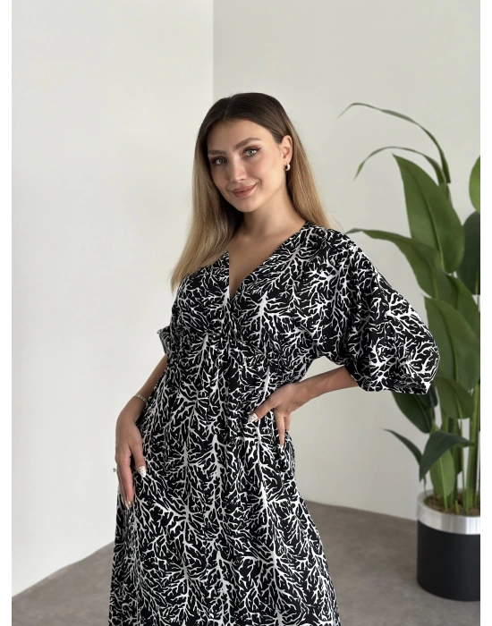 Kruvaze Yaka Yarasa Kol Yırtmaçlı Lastikli Elbise Siyah Beyaz