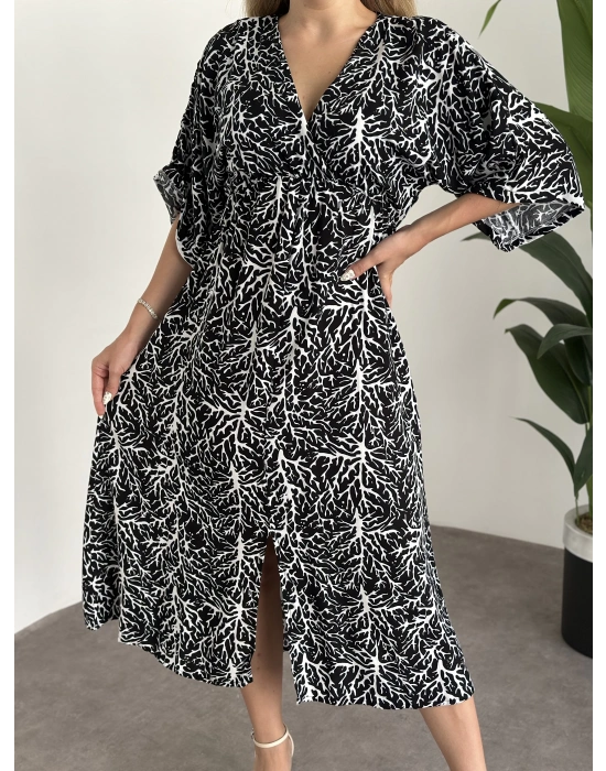 Kruvaze Yaka Yarasa Kol Yırtmaçlı Lastikli Elbise Siyah Beyaz