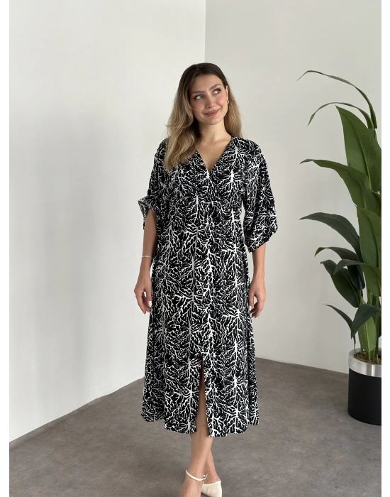 Kruvaze Yaka Yarasa Kol Yırtmaçlı Lastikli Elbise Siyah Beyaz