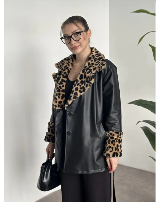 Leopar desenli kürklü deri trenç kısa