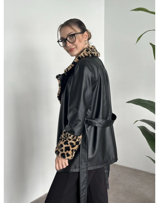 Leopar desenli kürklü deri trenç kısa