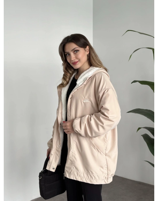 Logo detay içi tamamen peluş oversize yağmurluk mont krem