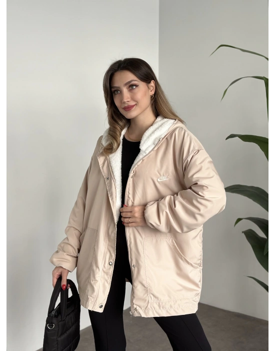 Logo detay içi tamamen peluş oversize yağmurluk mont krem