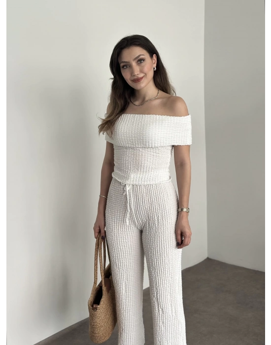 Madonna yaka gofre kumaş takım beyaz