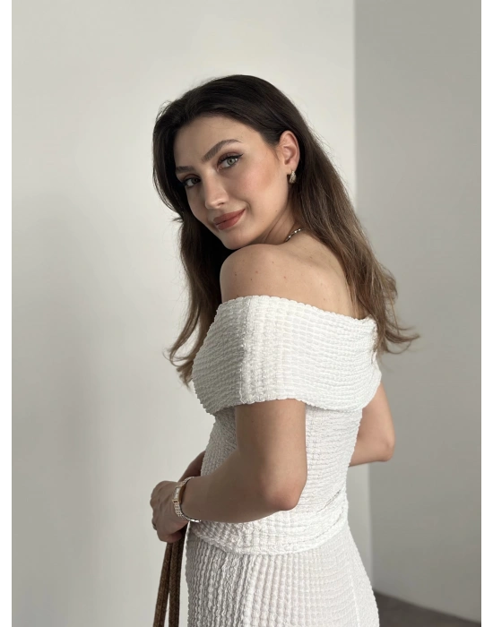 Madonna yaka gofre kumaş takım beyaz