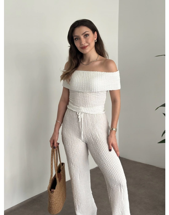 Madonna yaka gofre kumaş takım beyaz