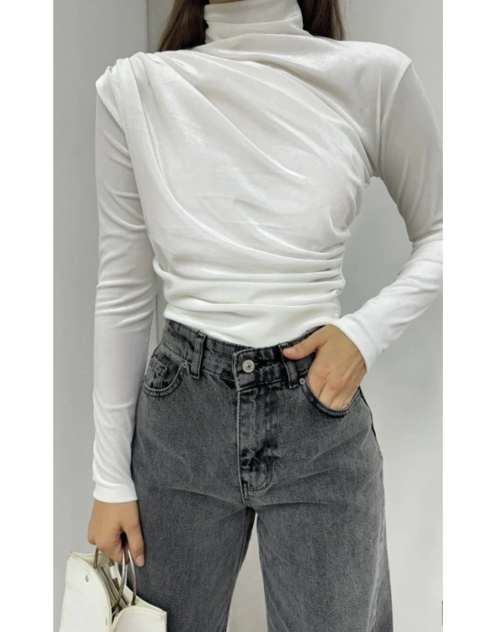 omuz ve beli büzgülü dik yaka kadife bluz beyaz