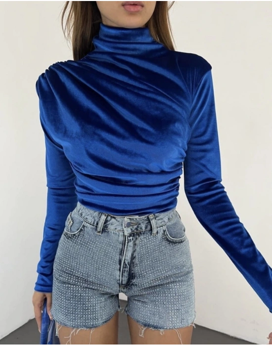 omuz ve beli büzgülü dik yaka kadife bluz saks mavisi